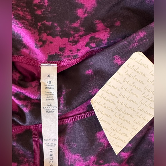 NWT lululemon leggings! Size 4 - Picture 6 of 6